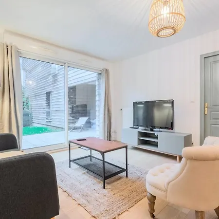 One Bedroom With Parking & Terrace Appartement Croix