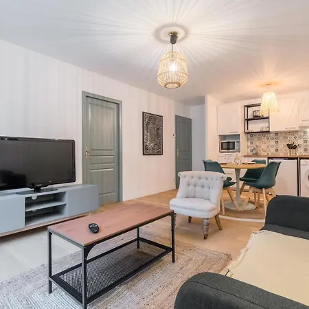 One Bedroom With Parking & Terrace Appartement Croix