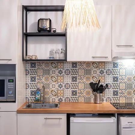 Appartement One Bedroom With Parking & Terrace *